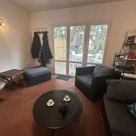Maison Familiale Pour 8 Avec Terrasse, A 300m De La - - Fr-1-224b-228