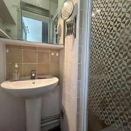 Maison Familiale Pour 8 Avec Terrasse, A 300m De La - - Fr-1-224b-228 Feriehus *